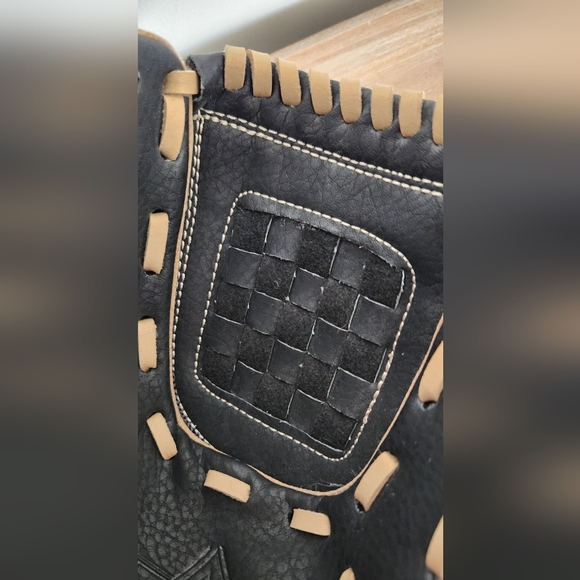 ⚾ Adidas Youth Baseball Glove 11” Black & Tan – Left Hand Throw - Picture 6 of 16